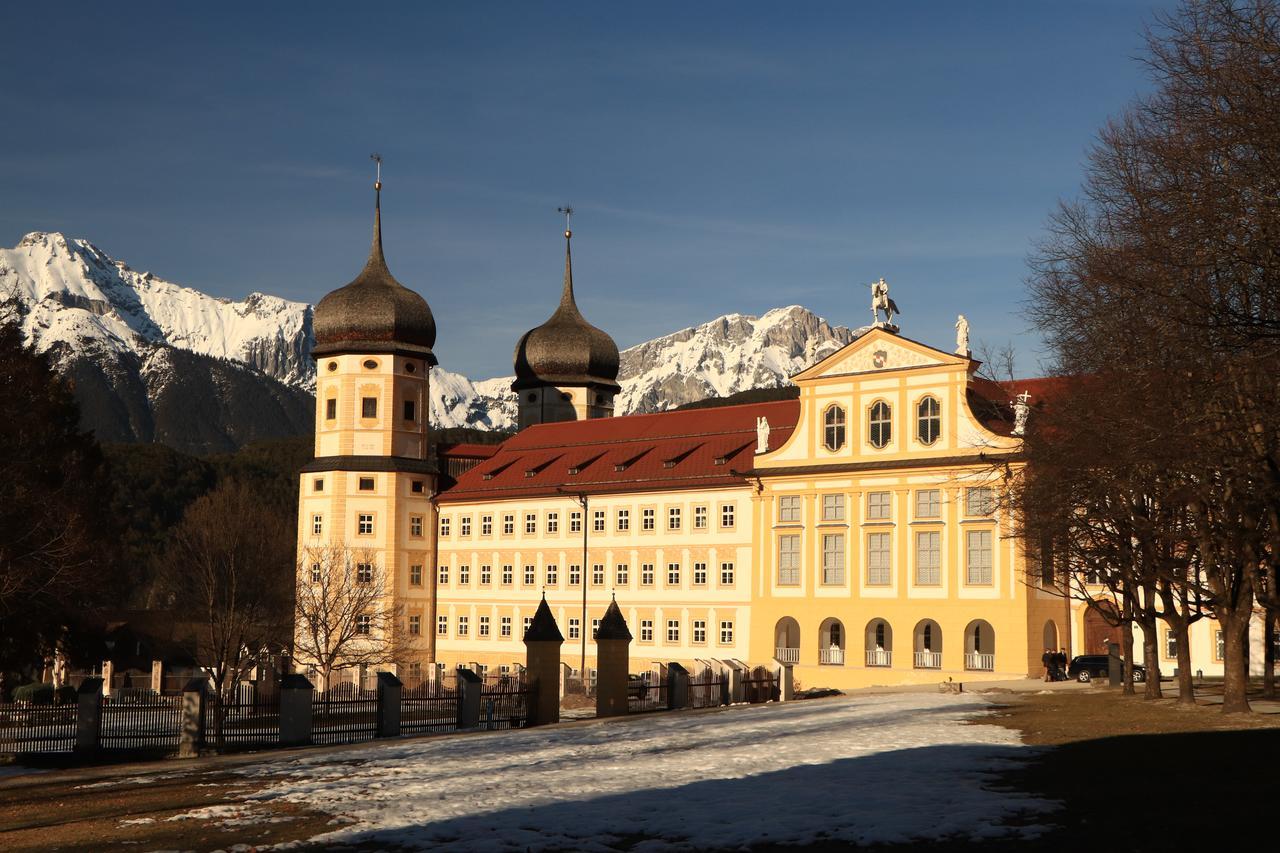 Gastehaus Possard Hotel Stams Bagian luar foto